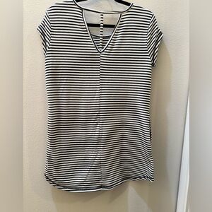 Black and White Fitted Flutter Sleeve Tee with pockets